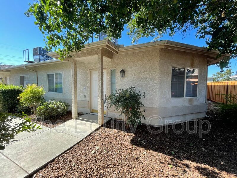 760 Jana Way Unit B, Hanford, CA 93230 Condo for Rent in Hanford, CA