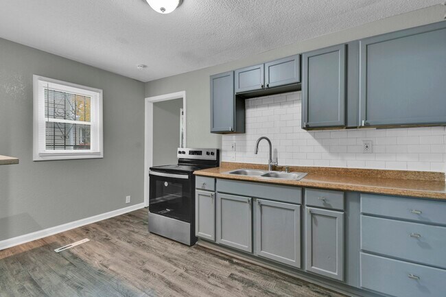 Foto del edificio - 3414 Elmwood Ave