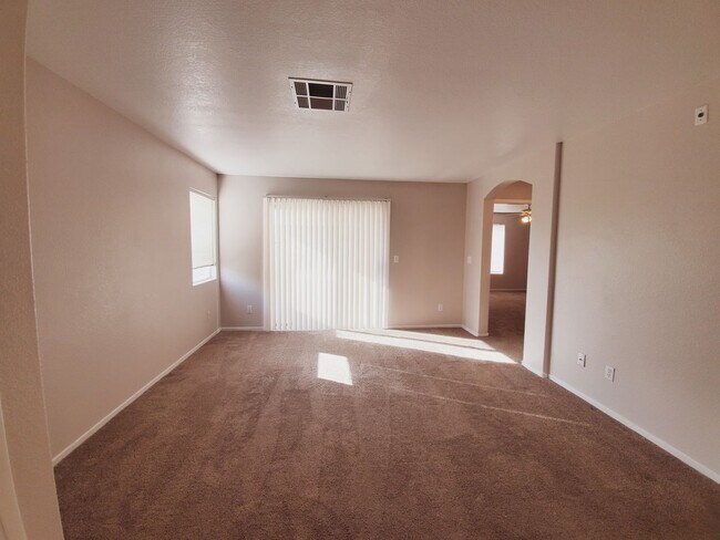 Foto del edificio - CUTE GATED 2BD/2BA CONDO IN LAS VEGAS!
