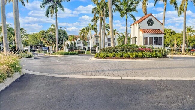 Foto del edificio - 2731 Ocean Club Blvd
