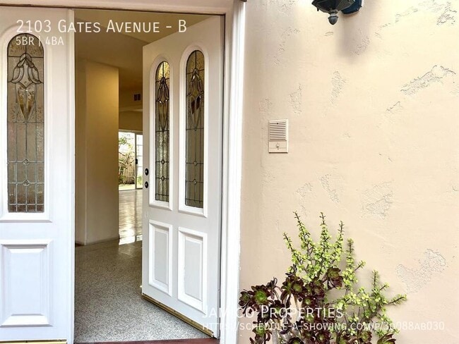 Foto del edificio - 2103 Gates Ave