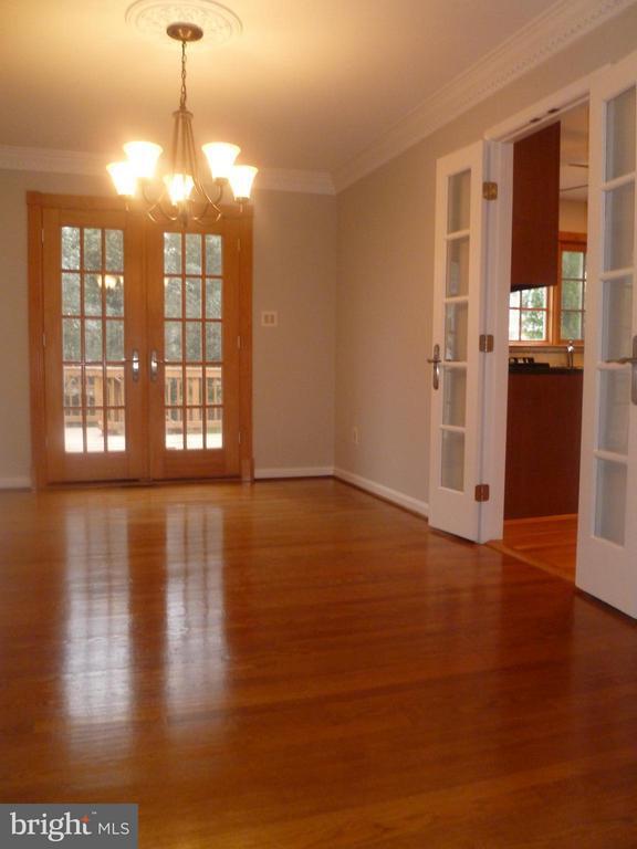 Building Photo - 7115 Warbler Ln
