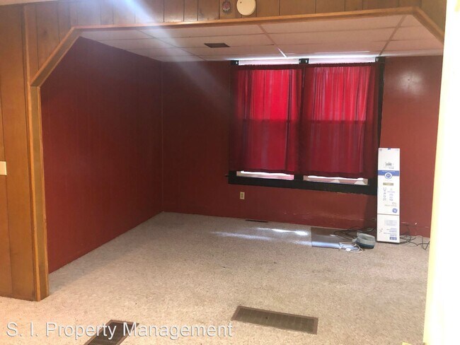 Building Photo - 5 br, 2 bath House - 318 W. Walnut
