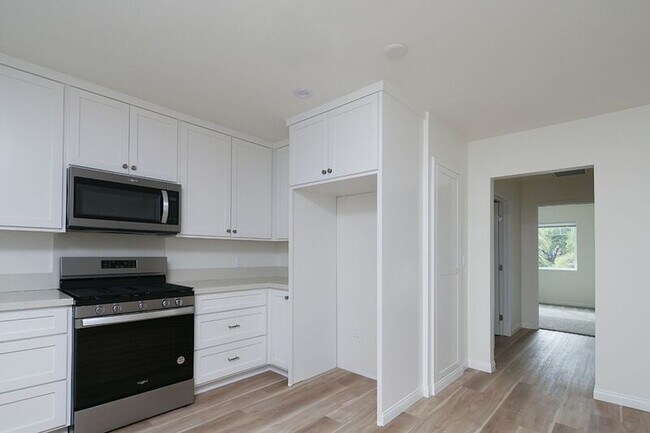 Foto del edificio - 4358-4360 Ocean View Blvd