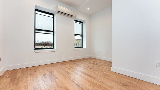 Building Photo - 1330 St Johns Pl
