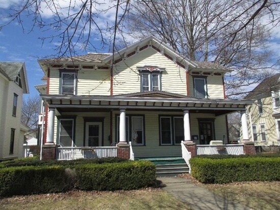 Primary Photo - 25 Maple St