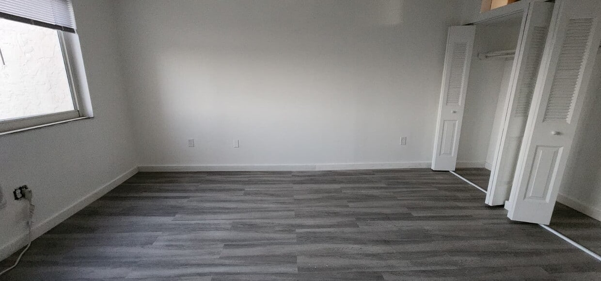 Photo - 93-6930 NW 186th St (Country Club, FL)