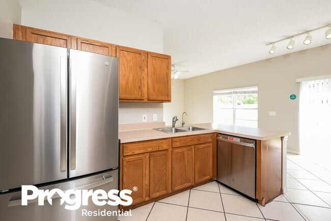 Building Photo - 2734 Woodstream Cir