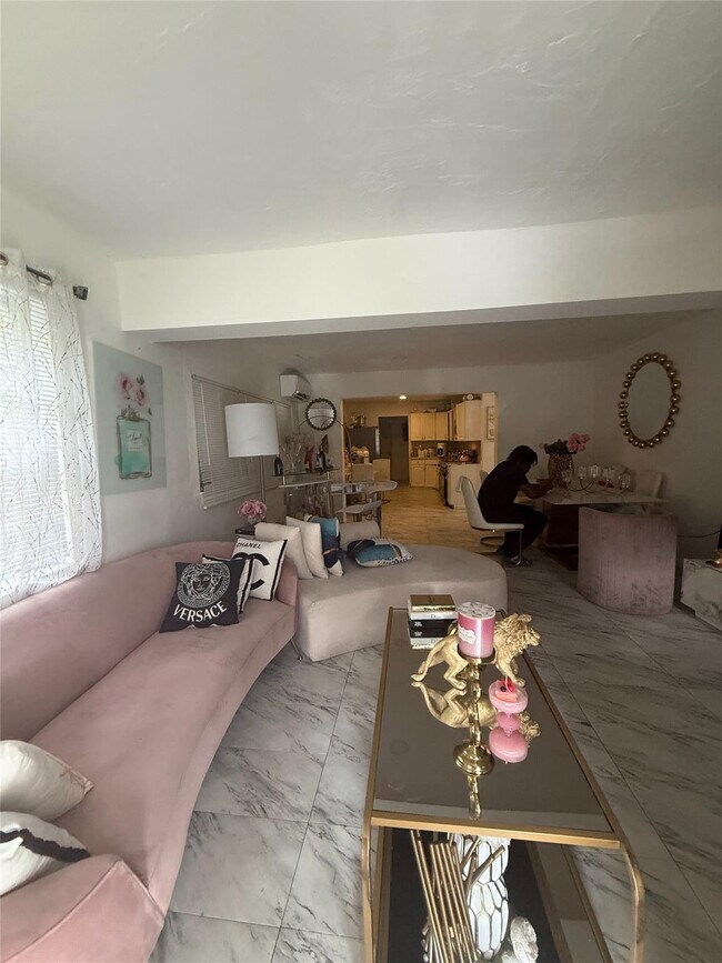Foto del edificio - 6315 SW 32nd St