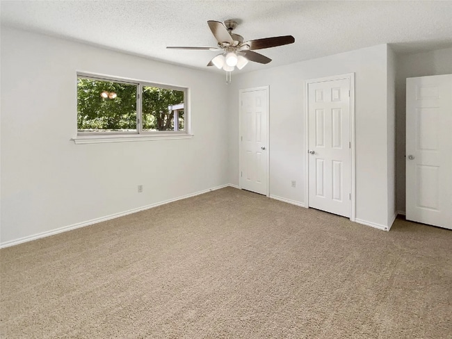 Building Photo - 116 Creekview Dr W