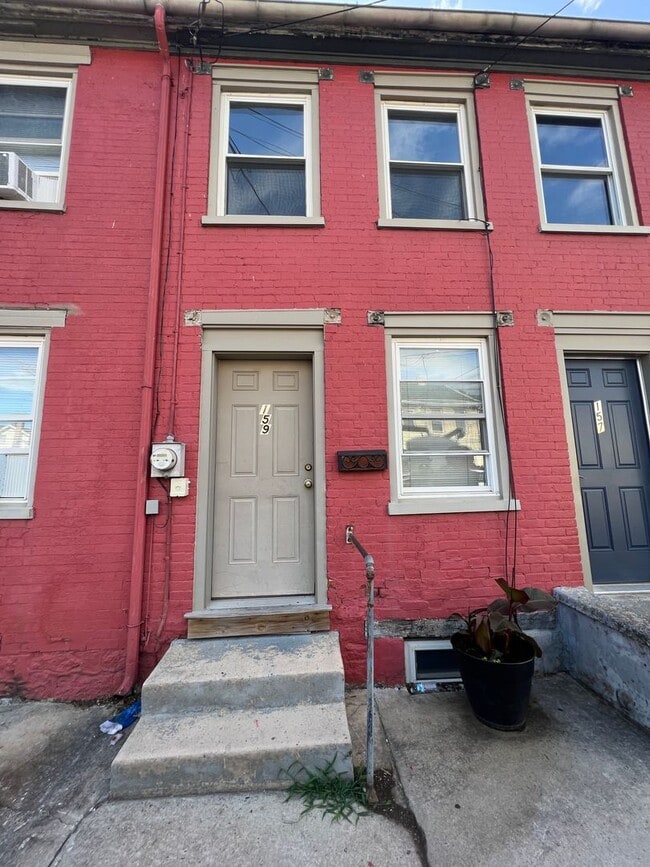 Building Photo - 157-159 N West St