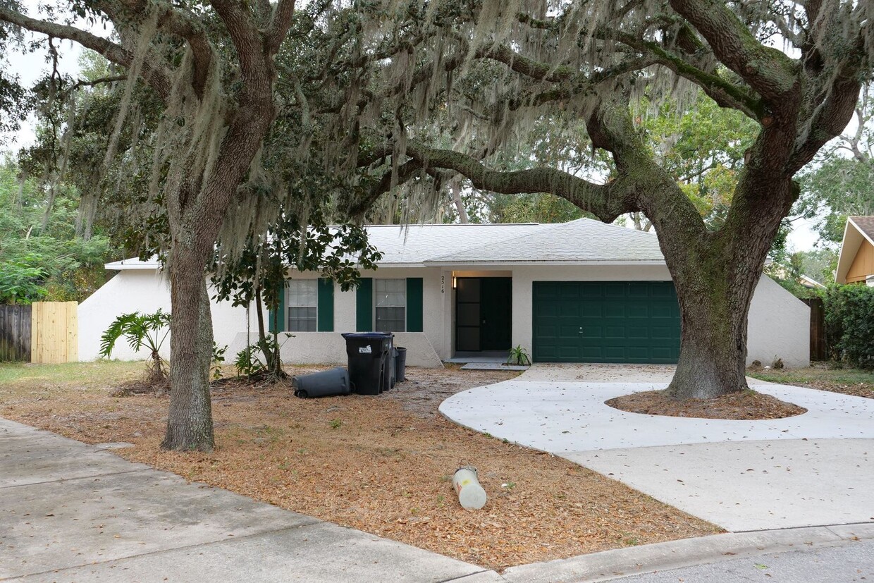 Foto principal - 3/2 Cul de sac home near UCF with fenced yard