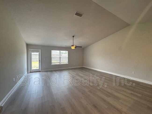 Foto del edificio - 6240 Charred Oak Ln