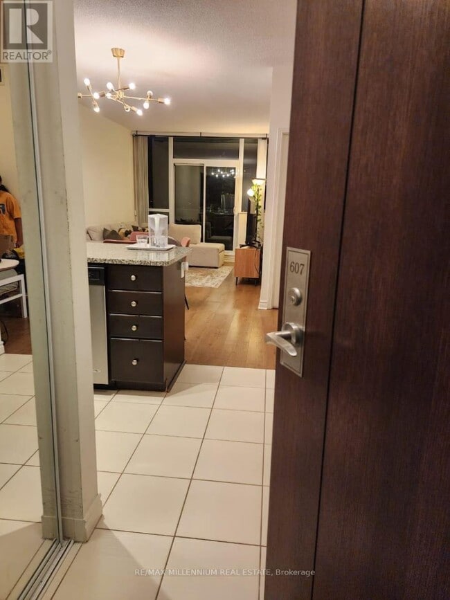 Building Photo - 339 Rathburn Rd W