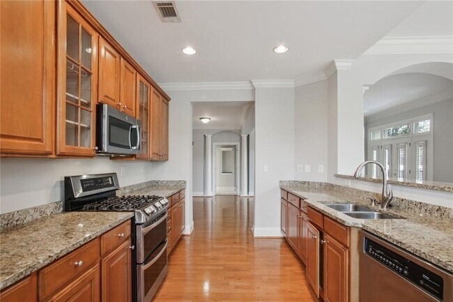 Foto del edificio - 560 Dutch Valley Rd NE