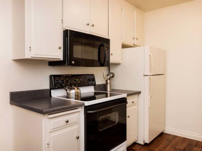 Building Photo - Elan Avante Apartments