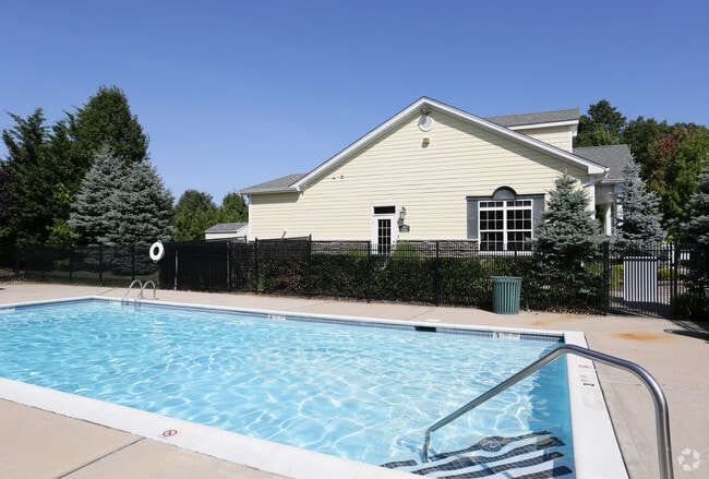Fairfield Villas At Medford - Fairfield Villas At Medford Apartments