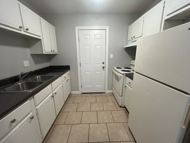 Foto del edificio - 17 Tricia Cv