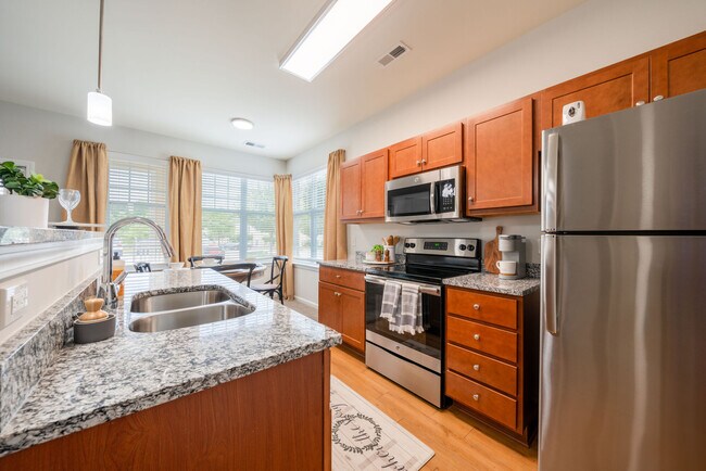 Building Photo - The Reserve at White Oak