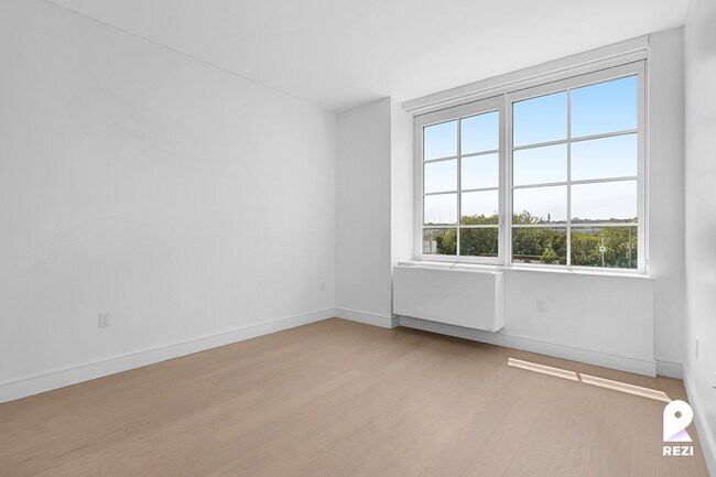 Foto del edificio - 36-20 Steinway St