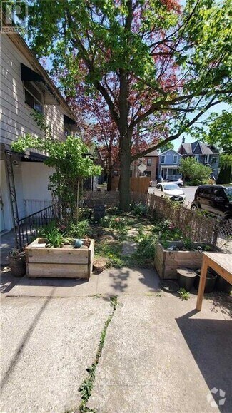 Building Photo - 66 Dagmar Ave