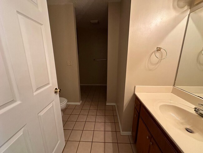Building Photo - 47 Lynnwood