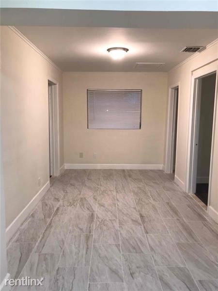 Foto del edificio - 5 br, 2 bath House - 2721 NE 9th Ter