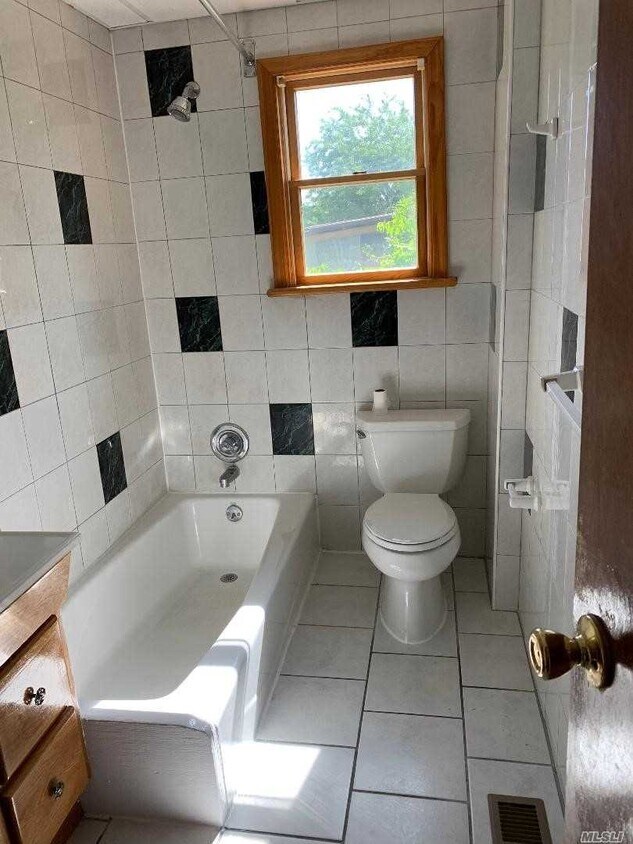 Primary Photo - 51 Thorman Ave