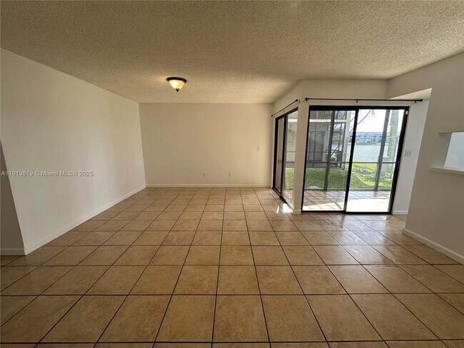 Foto del edificio - 1400 Jefferson Dr