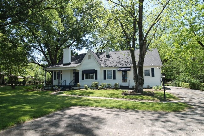 Foto del edificio - Exclusively Offered By Muse Realty Rentals, LLC