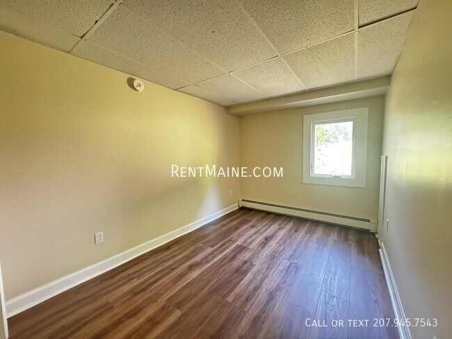 Building Photo - 114 Riverside Dr