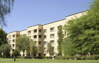 Building Photo - 7920 E Camelback Rd