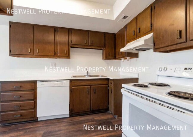 Foto del edificio - 8451 S Westridge St