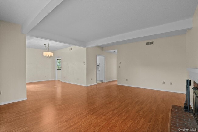 Building Photo - 205 Heritage Hills