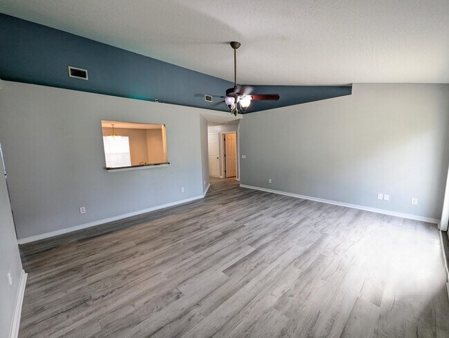 Building Photo - 8601 Laredo St