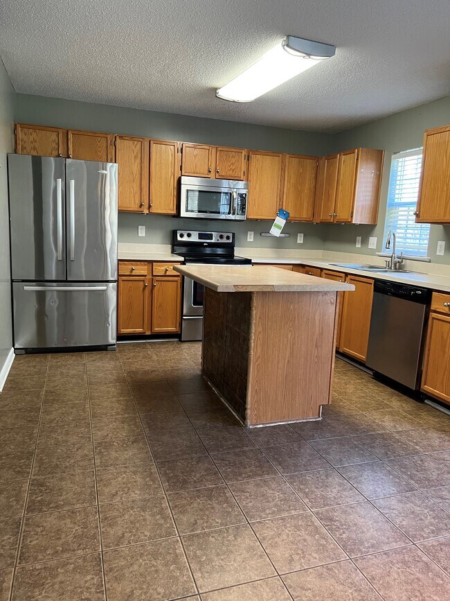 Foto del edificio - 2545 Lassen Bay Pl