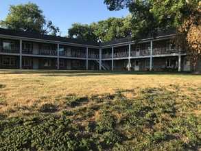 Building Photo - 905 5th St