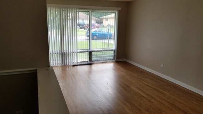 Foto del edificio - 125 W St Anthony Ln