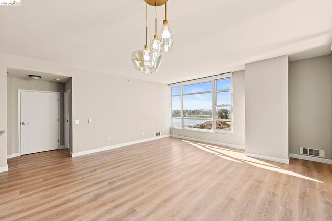 Building Photo - 1 Lakeside Dr