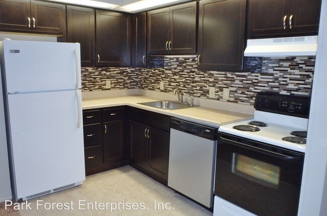 Building Photo - 3 br, 2 bath House - 1606 Blue Course Drive