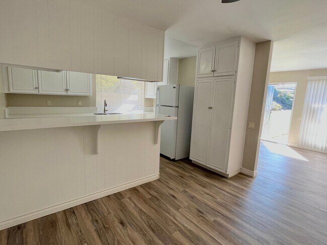 Building Photo - Upgraded 3 Bed 1.5 Bath Condo in Mira Mesa