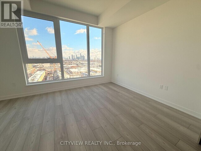 Building Photo - 1007 The Queensway