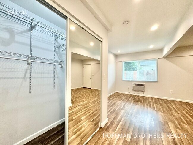 Foto del edificio - 14617 Gilmore St