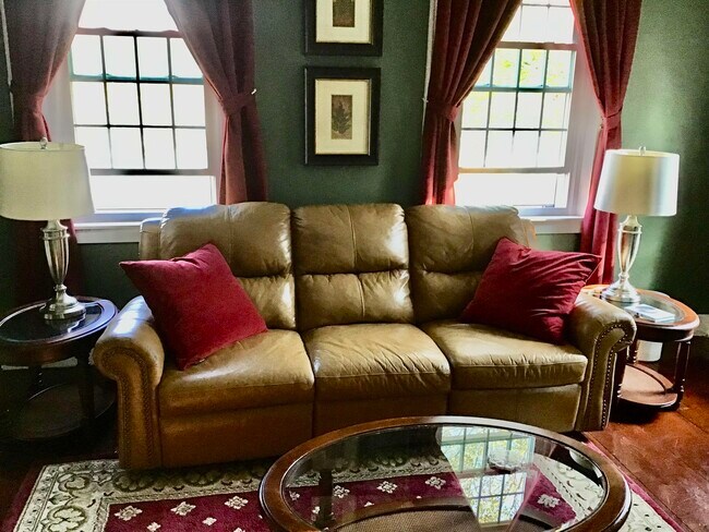 Foto del edificio - 44 Butternut Ln