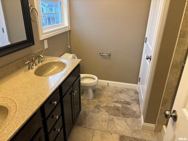 Foto del edificio - 2116 W Geneva Rd