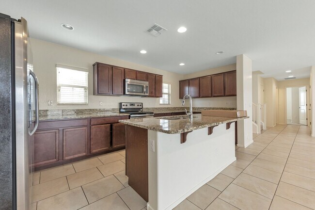 Building Photo - Charming 4 bedroom 3 bath Home in Gilbert!