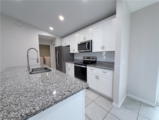 Foto del edificio - 331 NE 25th St