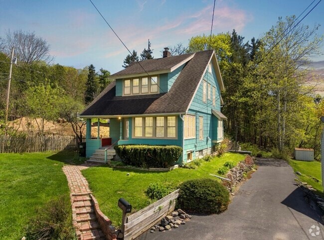 Building Photo - 114 Phelps Pl
