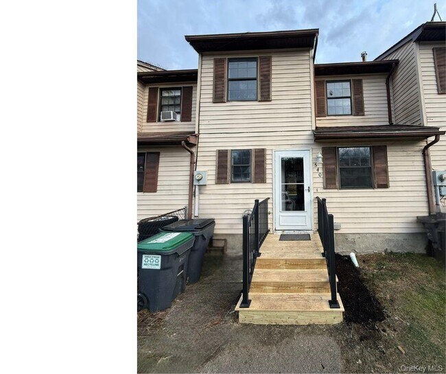 Foto del edificio - 540 Saracino Dr