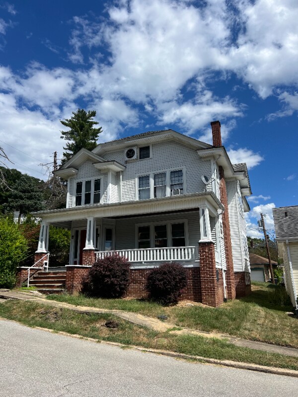 Foto principal - 10 Edglawn Ave
